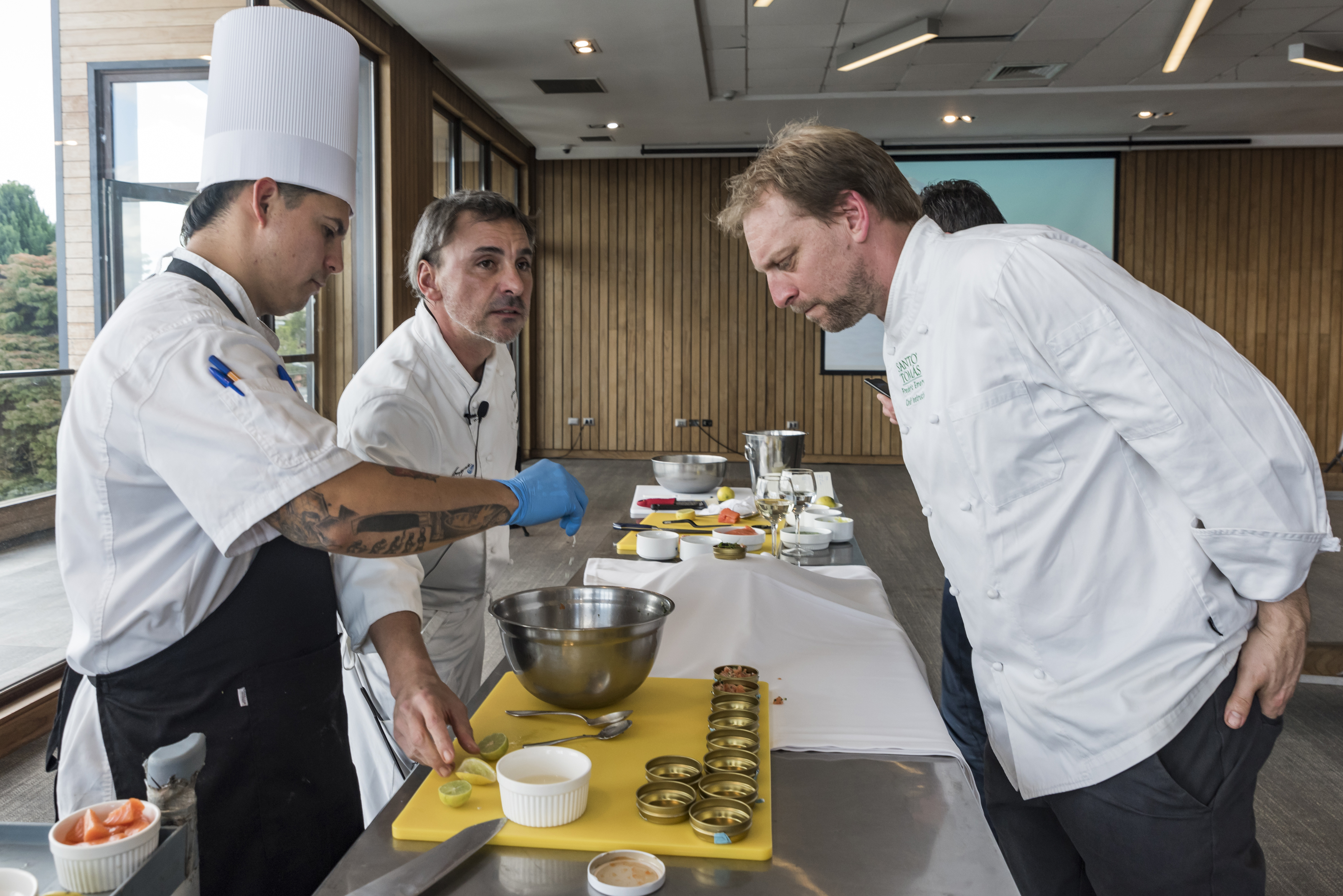 Reconocidos chefs de la macrozona sur se reunieron para conversar acerca del salmón
