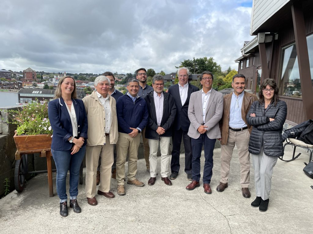 Club de Innovación Acuícola e Intesal de SalmonChile firman importante colaboración