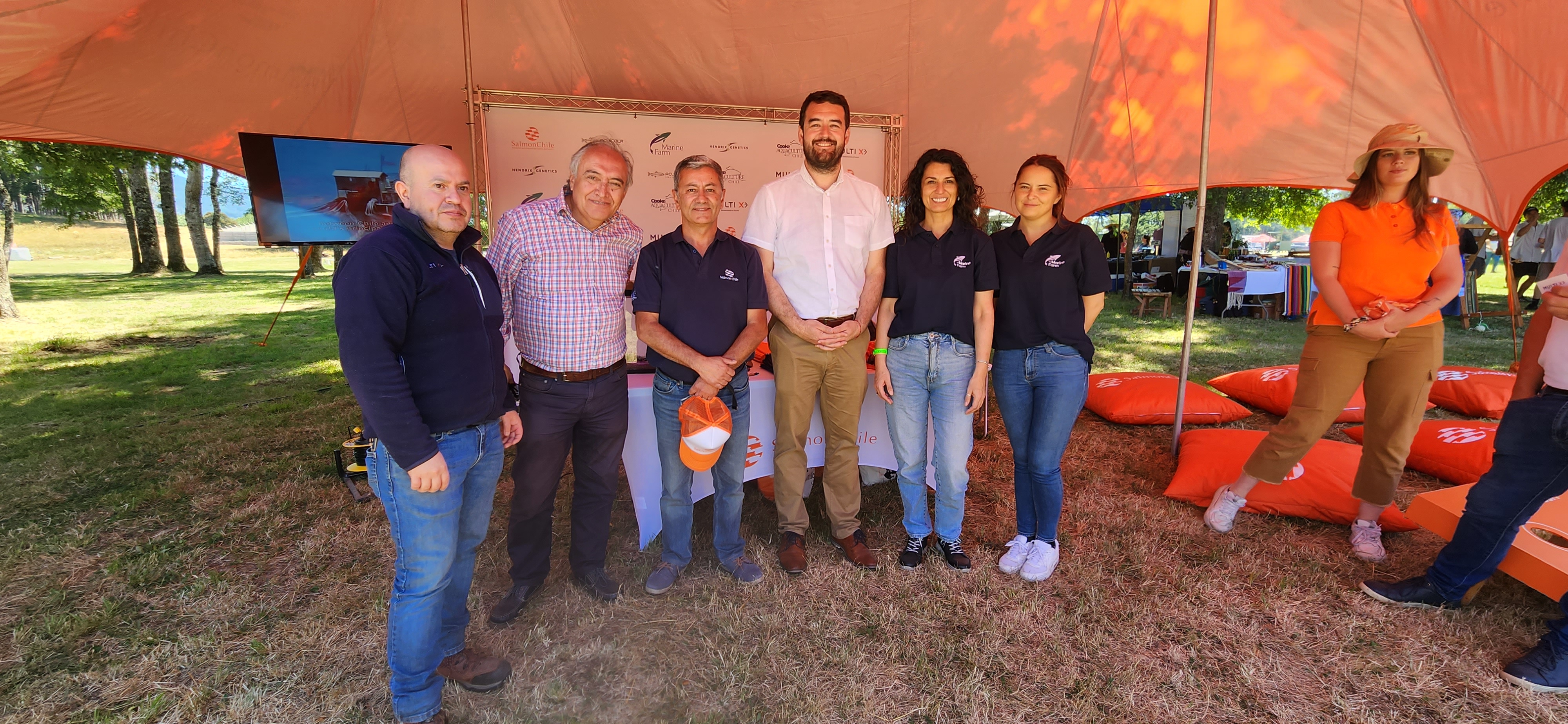 SalmonChile participa en primera versión de la Feria Mundo Outdoor en Villarrica