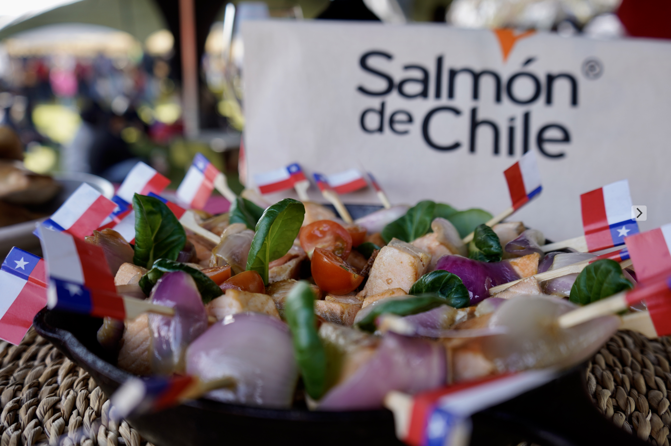 SalmonChile tiró todo el salmón a la parrilla en el Festín en la ciudad de Puerto Varas
