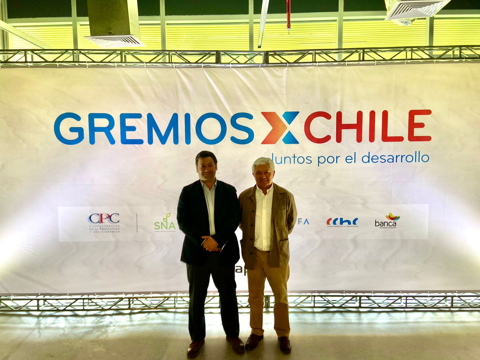 SalmonChile participó en el Encuentro Nacional de Gremios por Chile en Santiago