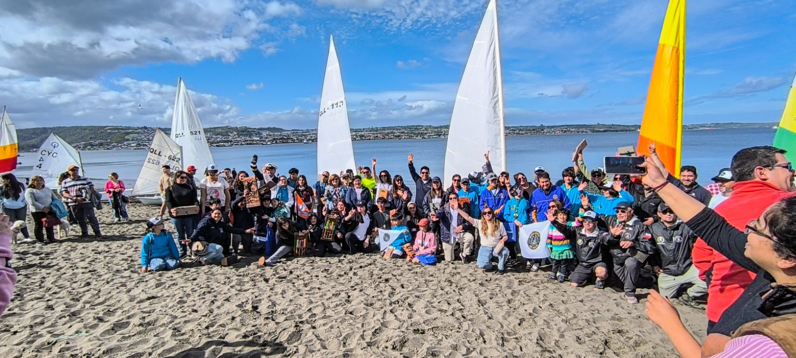 La Regata del Salmón reúne a miles de personas y fortalece la tradición náutica de Quellón