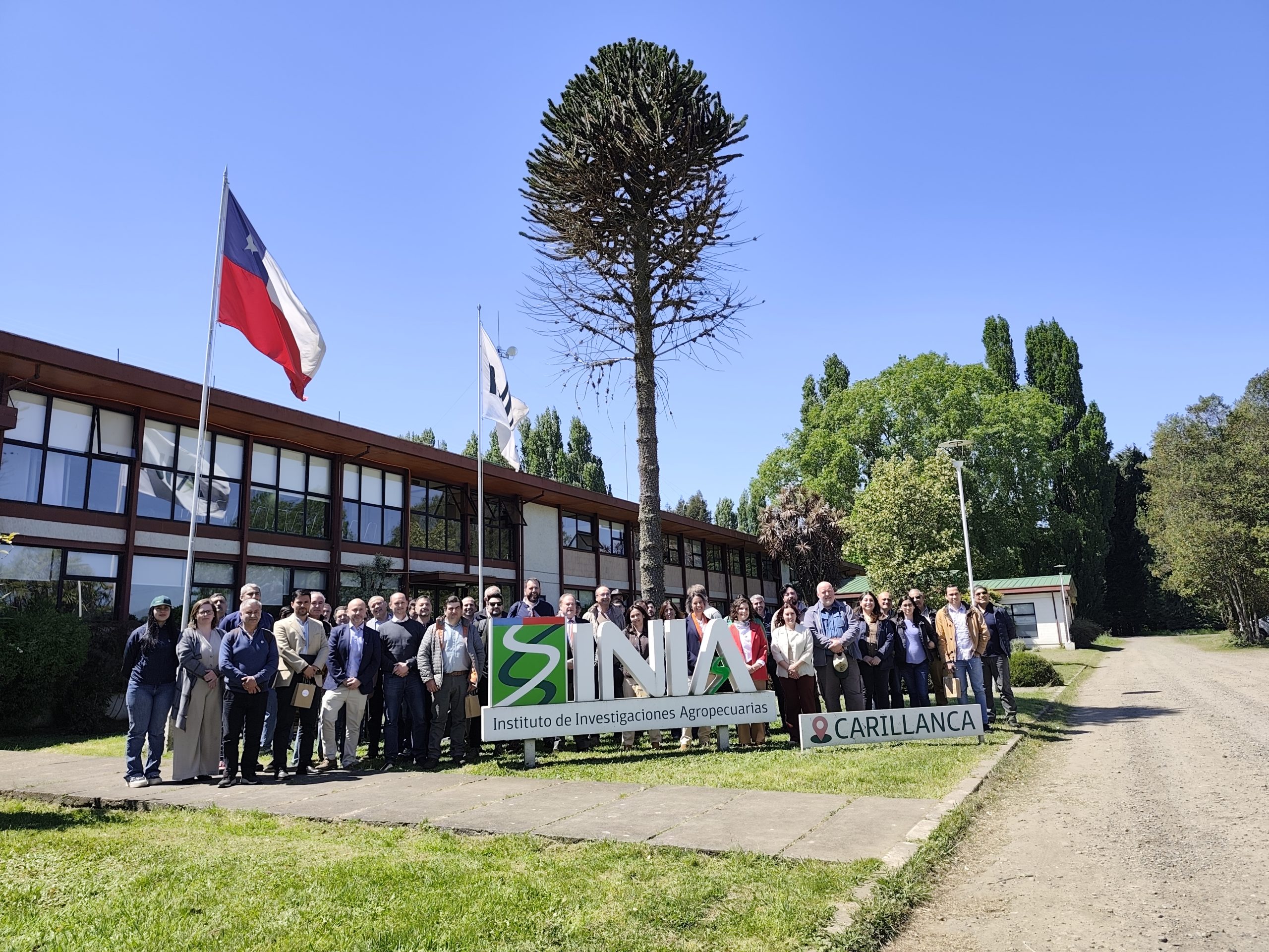 SalmonChile expone en seminario orientado a fortalecer la producción local de insumos para la acuicultura