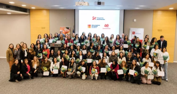 75 mujeres se gradúan de programa de liderazgo impulsado por SalmonChile, la Mesa de Equidad del Salmón y Mujeres Empresarias