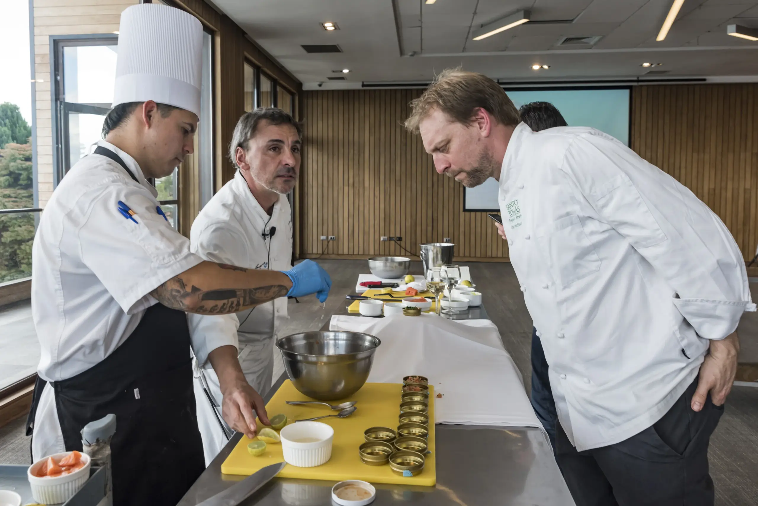 Reconocidos chefs de la macrozona sur se reunieron para conversar acerca del salmón