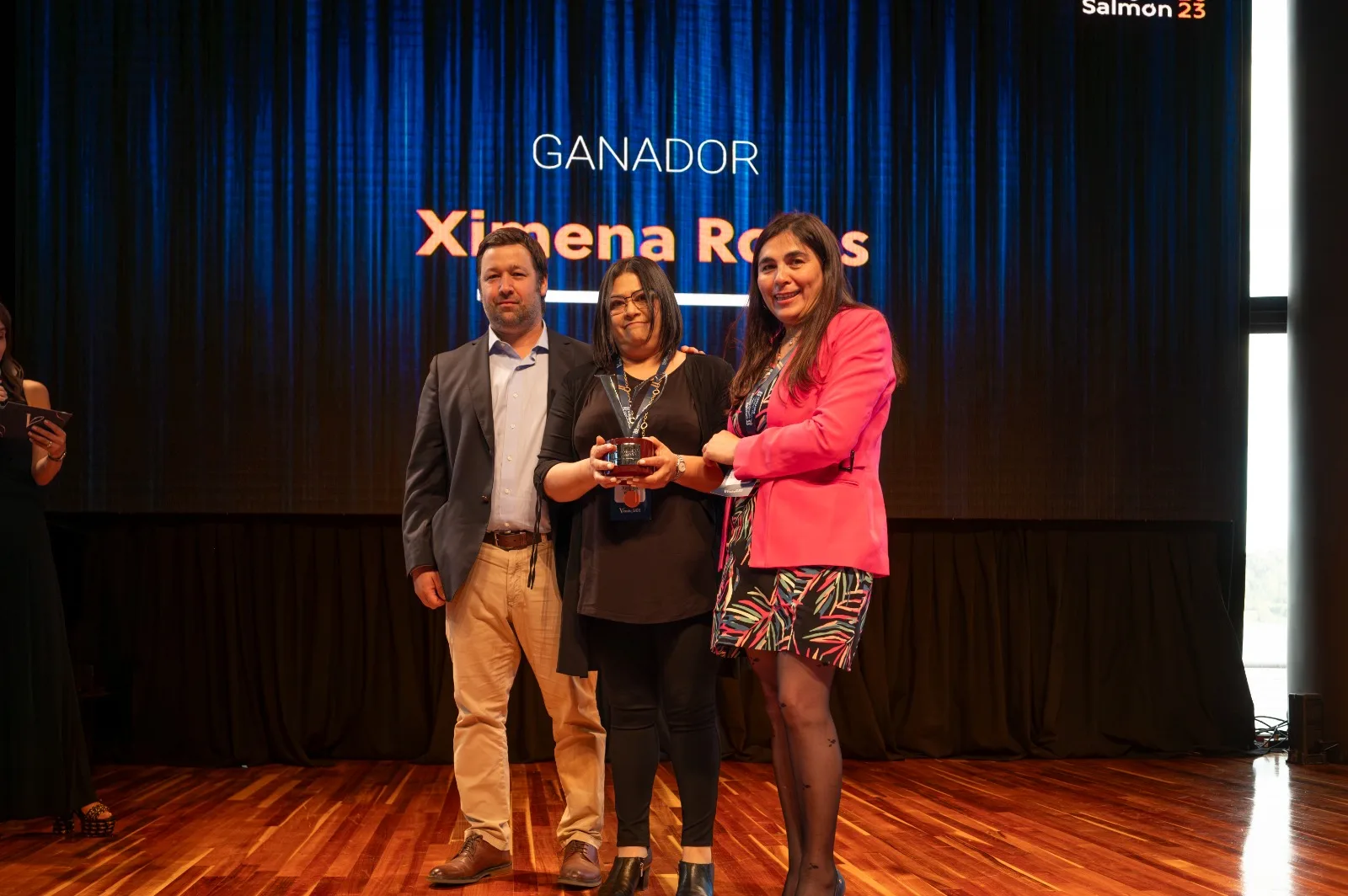 Premios Orgullo Salmón reconoce a Ximena Rojas, jefa de medio ambiente de Intesal, en la categoría Liderazgo