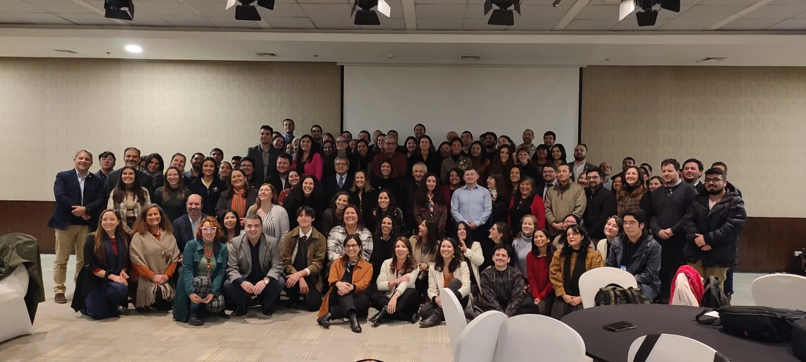 SalmonChile destaca el impacto de la Red por el Aprendizaje de Los Lagos en el desarrollo educativo regional