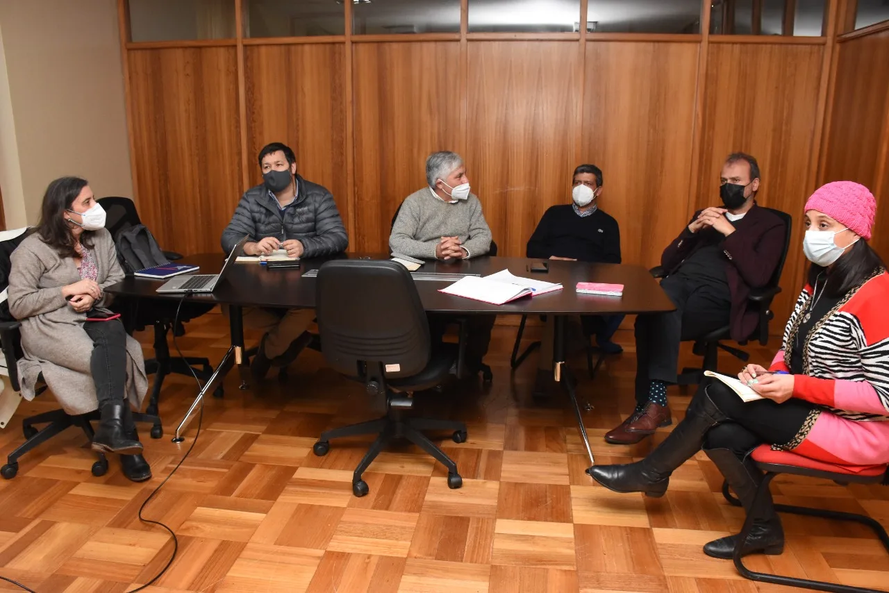 SalmonChile se reúne con Gobernador de Los Lagos