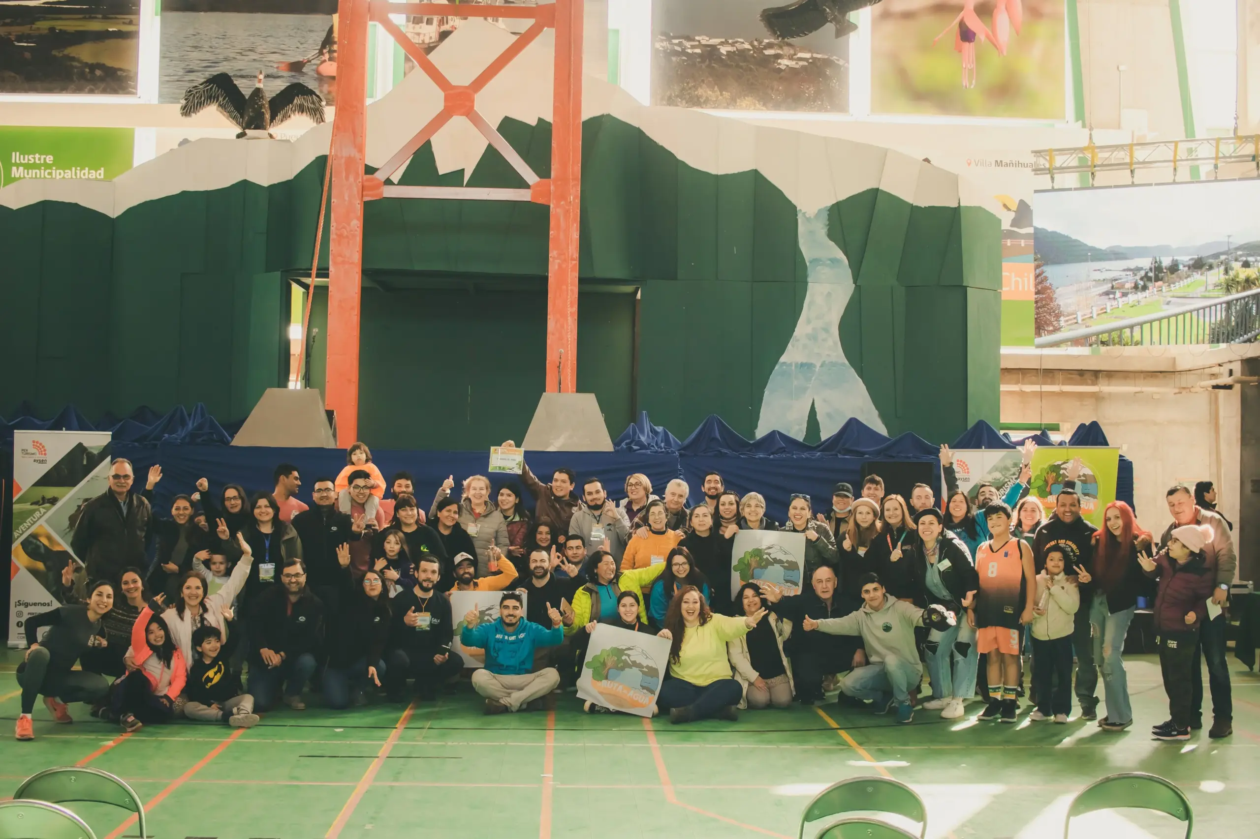 Salmoneros participan en lanzamiento de temporada de turismo en Aysén