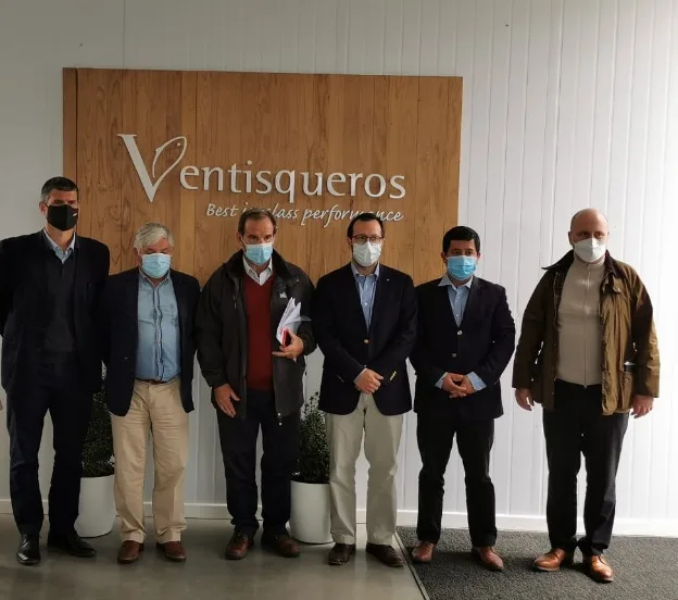 Canciller Andrés Allamand visitó dependencias  de Ventisqueros en Puerto Montt