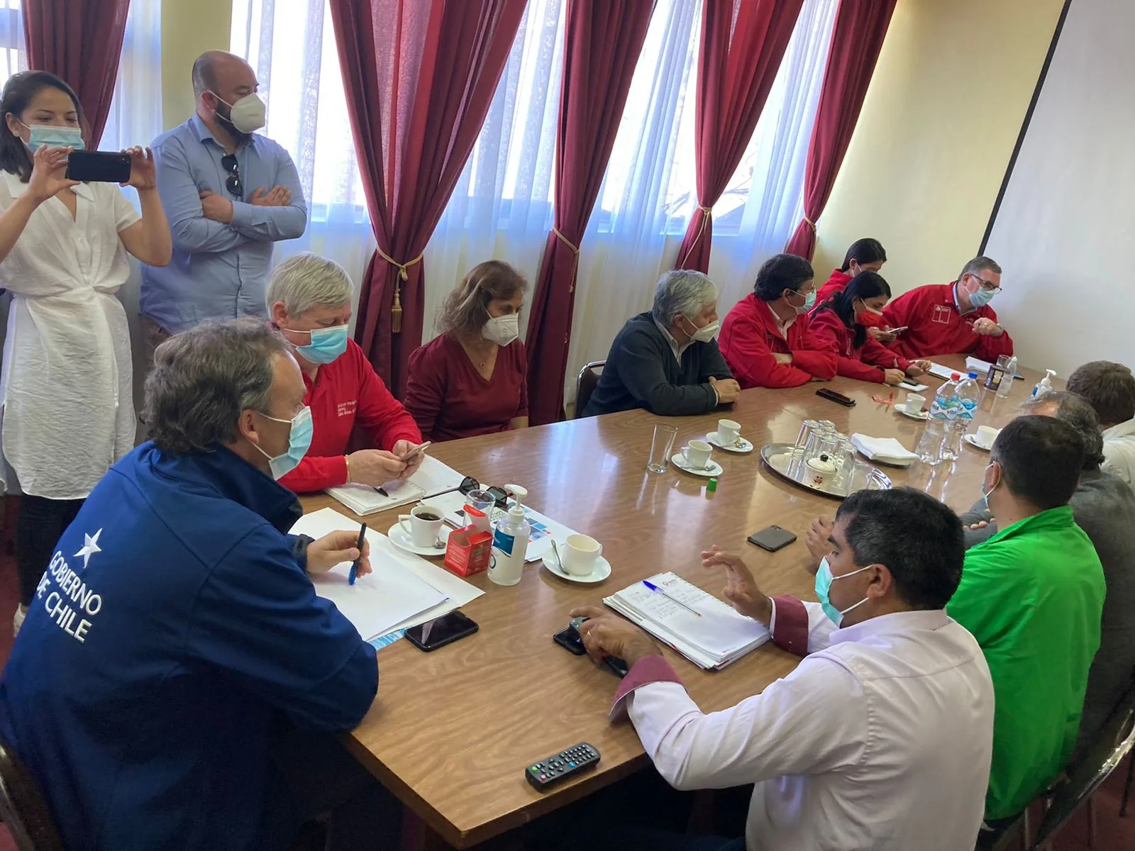 SALMONICULTORES DE CHILE COMPROMETEN SU APOYO PARA LA RECONSTRUCCIÓN DE VIVIENDAS DEFINITIVAS EN CASTRO
