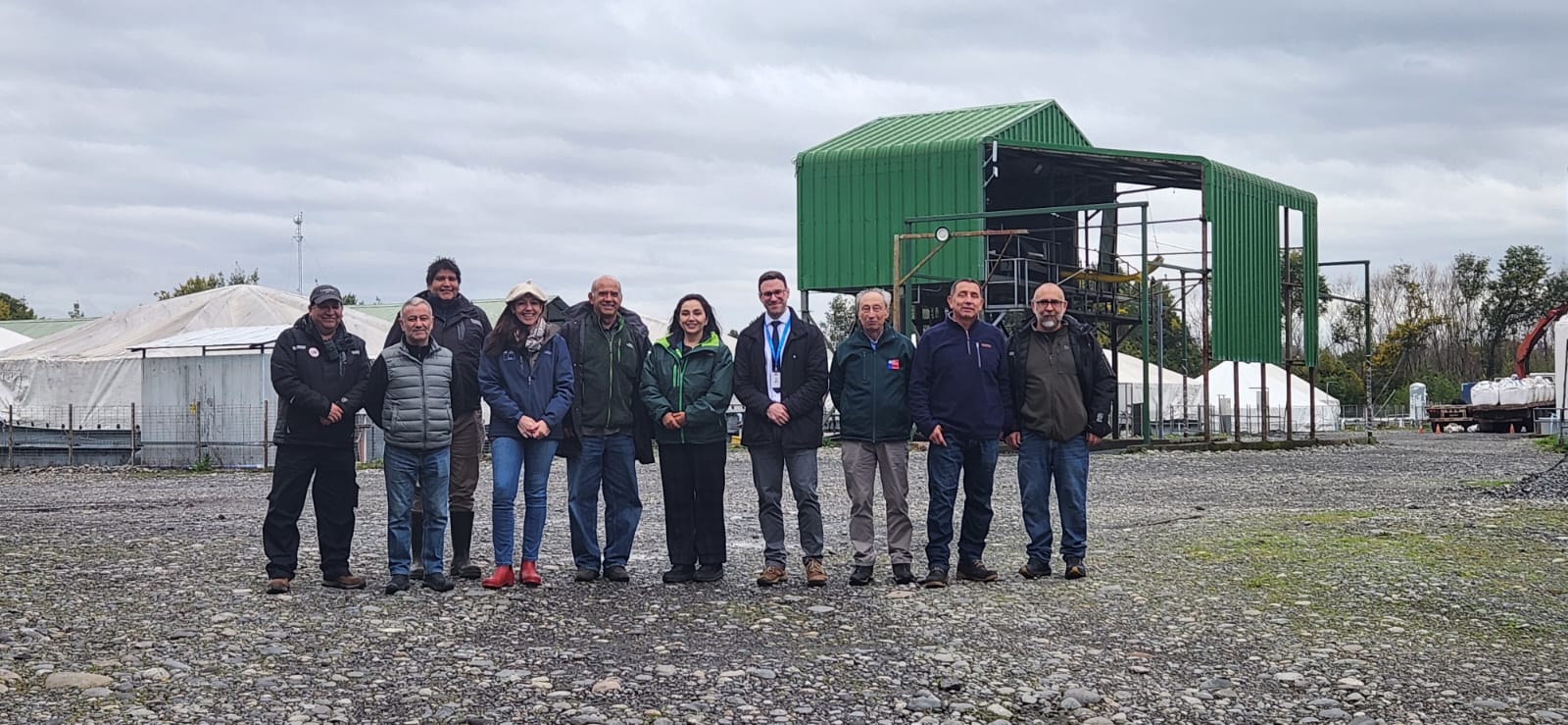 Autoridades regionales de La Araucanía conocen el proceso productivo del salmón en visita a Piscicultura Coipue