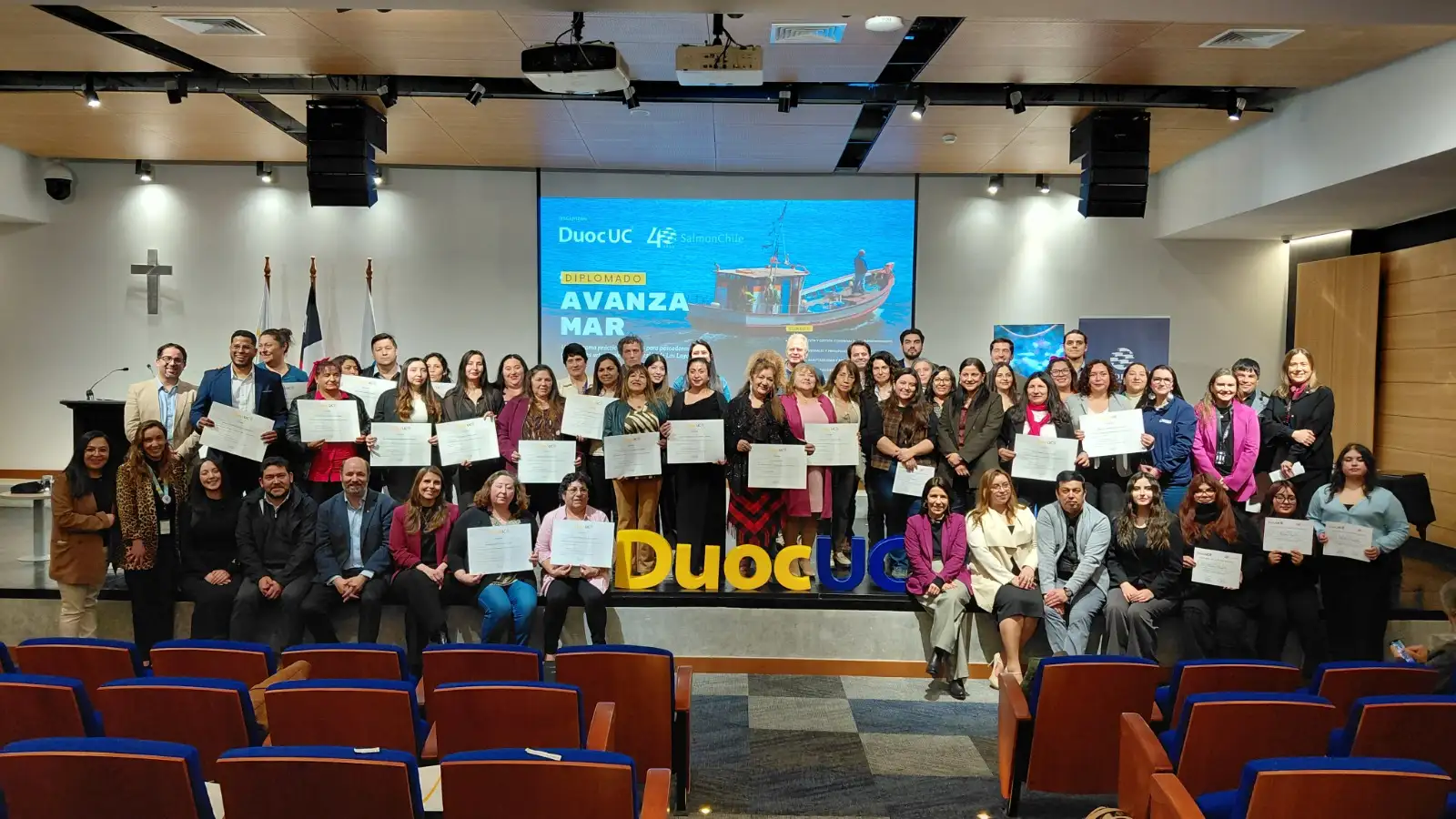 SalmonChile y Duoc UC certifican a nueva generación de líderes de la pesca artesanal de Los Lagos